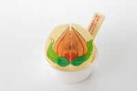 「桃から生まれた桃太郎アイス」(c)江口夏実・講談社／鬼灯の冷徹製作委員会 (c)江口夏実／講談社