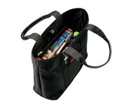 「名探偵コナン プロテクト・トート」。A4サイズの書類もゆったり入るサイズだ。 (c)2014 青山剛昌／名探偵コナン製作委員会