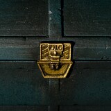 ジョジョ」DIOの棺桶再現したアクセサリーボックス登場 - コミックナタリー