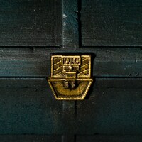 「TVアニメ ジョジョの奇妙な冒険 スターダストクルセイダース DIO棺桶型アクセサリーボックス 海底カラーver.」(c)荒木飛呂彦&LUCKY LAND COMMUNICATIONS/集英社・ジョジョの奇妙な冒険SC製作委員会