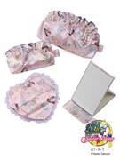 コラボアイテムを並べたイメージ。(C)Naoko Takeuchi (C)武内直子・PNP・東映アニメーション