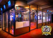 Shooting Bar EAの店内写真。実射距離最大10mのシューティングレンジを備えている。