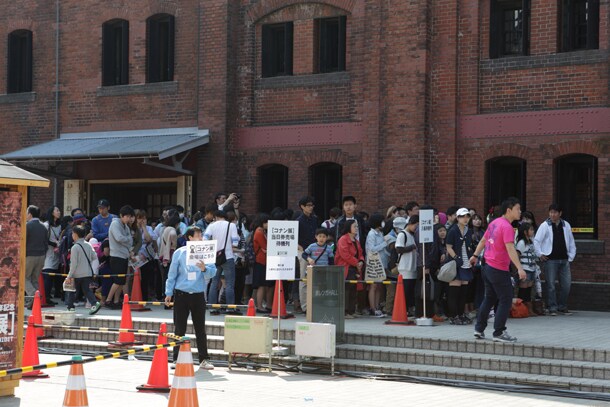 混雑しているイベントの様子。