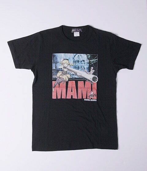「劇場版 魔法少女まどか☆マギカ［新編］ 叛逆の物語 グラフィックTシャツ『マミVer.』」のブラック。(c)Magica Quartet／Aniplex・Madoka Movie Project Rebellion