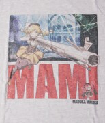 「劇場版 魔法少女まどか☆マギカ［新編］ 叛逆の物語 グラフィックTシャツ『マミVer.』」のホワイト。(c)Magica Quartet／Aniplex・Madoka Movie Project Rebellion