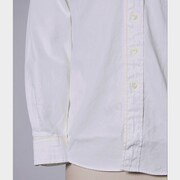 「劇場版 魔法少女まどか☆マギカ［新編］ 叛逆の物語 ボタンダウンシャツ『マミ＆なぎさVer.』」。(c)Magica Quartet／Aniplex・Madoka Movie Project Rebellion