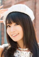TVアニメ版で信長の妻・帰蝶役を演じる水樹奈々。