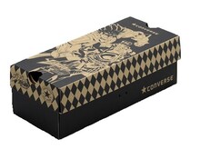 「ジョジョの奇妙な冒険×CONVERSE スペシャルコラボレーションモデル JOJOコンバース ALL STAR OX」の外箱。 (c)荒木飛呂彦&LUCKY LAND COMMUNICATIONS/集英社・ジョジョの奇妙な冒険SC製作委員会