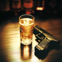 「グロック17カクテル」 (c)広江礼威／サンデーGX