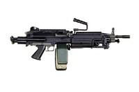 ロベルタがトランクケースに内蔵していたMinimi（M249）。 (c)広江礼威／サンデーGX