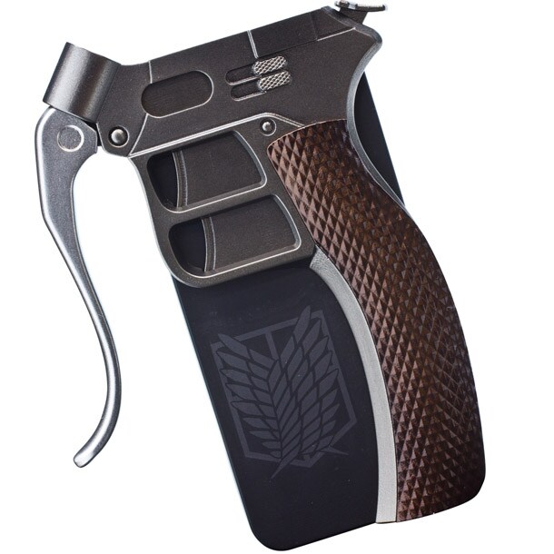 「進撃の巨人 超硬質ブレード型カバー 調査兵団ver.」(c)諫山創・講談社／「進撃の巨人」製作委員会