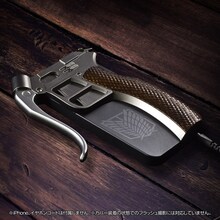 「進撃の巨人 超硬質ブレード型カバー 調査兵団ver.」(c)諫山創・講談社／「進撃の巨人」製作委員会