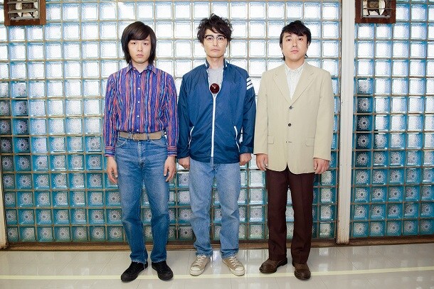 左から赤井タカミ役の中村倫也、庵野ヒデアキ役の安田顕、山賀ヒロユキ役のムロツヨシ。 (c)島本和彦・小学館／「アオイホノオ」製作委員会