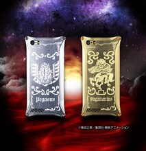 左が「聖闘士聖衣GEAR　Smart 青銅聖衣PEGASUS（ブロンズクロスペガサス）」。右が「聖闘士聖衣GEAR　Smart 黄金聖衣SAGITTARIUS（ゴールドクロスサジタリアス）」。(c)車田正美／集英社・東映アニメーション