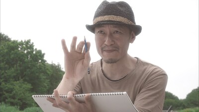 「牙狼〈GARO〉-魔戒ノ花-」第10話より、絵描き役の桂正和。(c)2014 雨宮慶太／東北新社