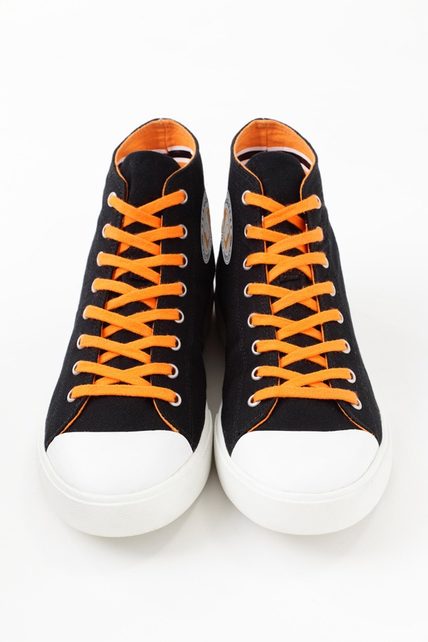 「ハイキュー!! 烏野高校ユニフォームモデルスニーカー」(c)古舘春一／集英社・「ハイキュー!!」製作委員会・MBS