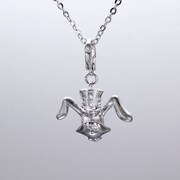 「兎」チャーム (c)御巫桃也/一迅社・カーニヴァル製作委員会