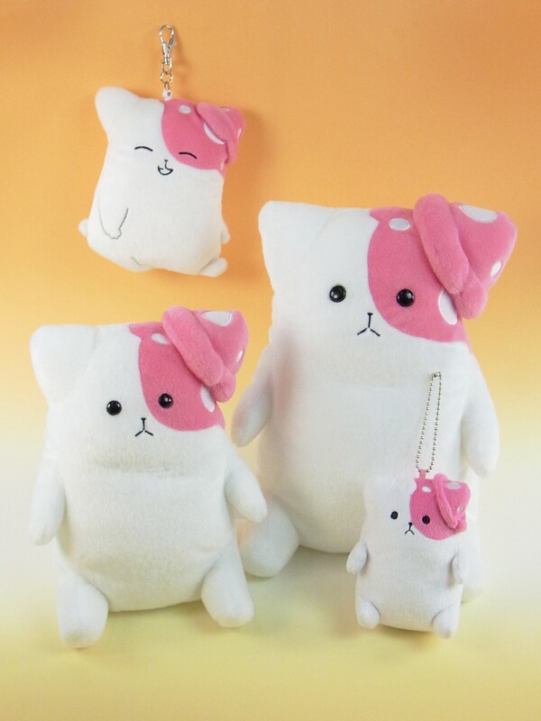 サン・アローから発売された「きのこいぬ」グッズ。  (c)KIMAMA AOBOSHI／TOKUMA SHOTEN