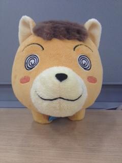 ケン太のぬいぐるみ。全長約23cm。