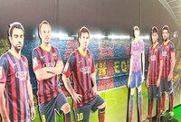 メッシら実際のスター選手と並ぶ翼。