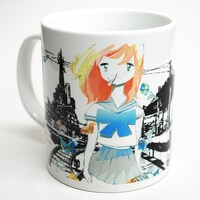 宮崎夏次系マグカップ（変身のニュース柄）