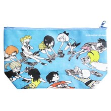 7月発売の「宮崎夏次系マチ付スクエアポーチ（読書柄）」。