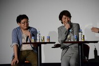 （左から）津田尚克ディレクター、小野大輔。