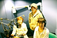 アフレコ風景。左から古川登志夫、押井守監督、冨永みーな。 (c)2014 「THE NEXT GENERATION –PATLABOR-」製作委員会