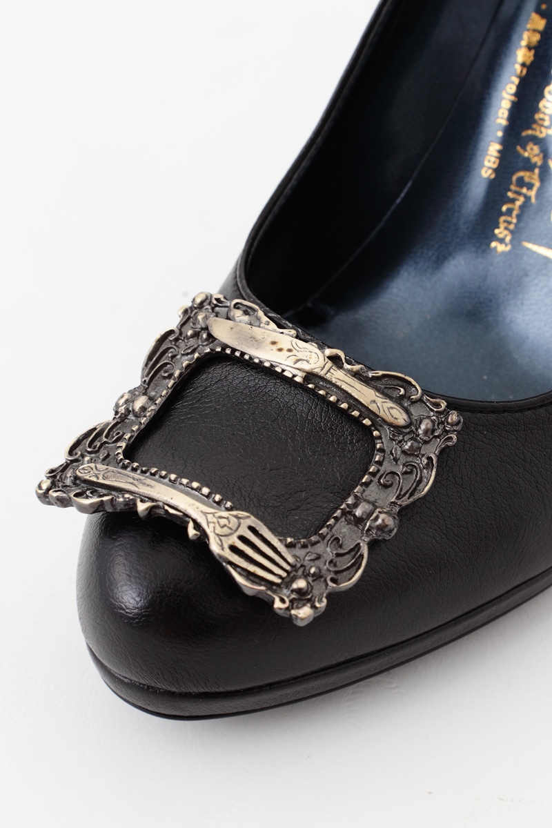 「セバスチャン・ミカエリスモデルパンプス」