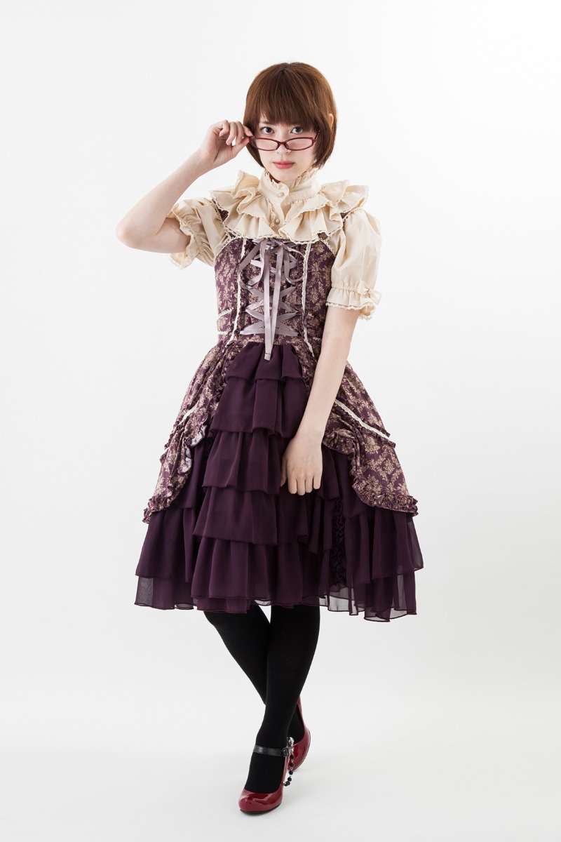 「グレル・サトクリフモデルパンプス」の着用例。