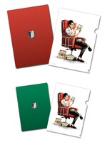 FRaU8月号に付いてくるA4クリアファイル（上）と、「FRaU to go」に付いてくるチケットサイズのクリアファイル（下）。