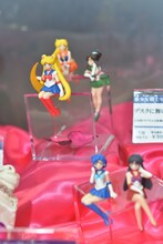 会場に展示された「セーラームーン」グッズ。