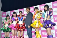 ももいろクローバーZと境宗久監督。