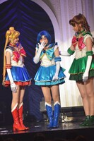 今年新たにセーラーマーキュリー役にキャスティングされた小山百代は、ライブ後に感極まって思わず涙。