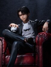 「mensHdge technical statue No.3 進撃の巨人 リヴァイ」 (c)諫山創・講談社／「進撃の巨人」製作委員会