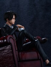 「mensHdge technical statue No.3 進撃の巨人 リヴァイ」 (c)諫山創・講談社／「進撃の巨人」製作委員会