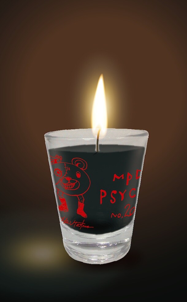 田島昭宇の描き下ろしイラストがあしらわれた「多重人格探偵サイコ」の特製グラスキャンドル。