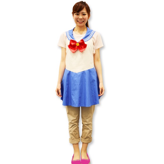 「なりきりエプロン セーラームーンVer.」の着用イメージ。(C)Naoko Takeuchi (C)武内直子・PNP・東映アニメーション