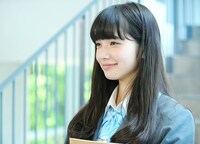 小松菜奈演じる亜豆美保。(c)映画「バクマン。」製作委員会