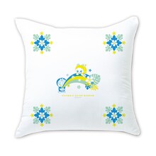 「川崎市 藤子・F・不二雄ミュージアム」の「ハワイフェア 2014」で販売されているクッション裏面。(c)Fujiko-Pro