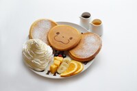 「チンプイパンケーキ（ハワイフェアver.）」(c)Fujiko-Pro