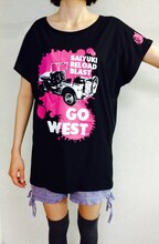 峰倉かずやがデザインを手がけた「最遊記RELOAD BLAST」Tシャツ。価格は2700円。