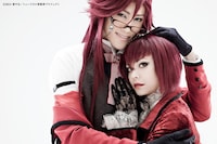 （左から）植原卓也演じるグレル・サトクリフと、AKANE LIV演じるマダム・レッド。 (c)2014 枢やな／ミュージカル黒執事プロジェクト