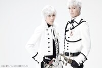 （左から）太田基裕演じるチャールズ・グレイと、広瀬友祐演じるチャールズ・フィリップ。 (c)2014 枢やな／ミュージカル黒執事プロジェクト