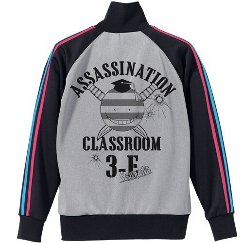 「暗殺教室ジャージ」の裏面。 (c)松井優征／集英社・アニメ「暗殺教室」製作委員会