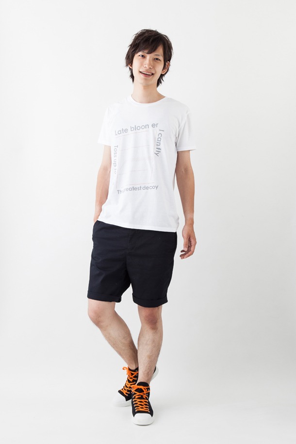 「ハイキュー!!xMANGART BEAMS T 日向翔陽モデル」の着用イメージ。(c)古舘春一／集英社・「ハイキュー!!」製作委員会・MBS