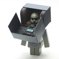 「よつばと！マシーネンダンボー #001 S.A.F.S.」(c)KIYOHIKO AZUMA/YOTUBA SUTAZIO(c)Kow Yokoyama 2014