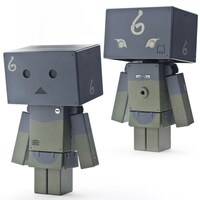 「よつばと！マシーネンダンボー #001 S.A.F.S.」(c)KIYOHIKO AZUMA/YOTUBA SUTAZIO(c)Kow Yokoyama 2014