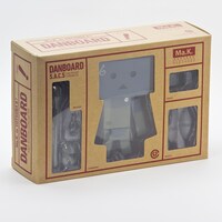 「よつばと！マシーネンダンボー #001 S.A.F.S.」(c)KIYOHIKO AZUMA/YOTUBA SUTAZIO(c)Kow Yokoyama 2014