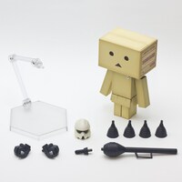 「よつばと！マシーネンダンボー #002 Ma.K.BOX」(c)KIYOHIKO AZUMA/YOTUBA SUTAZIO(c)Kow Yokoyama 2014